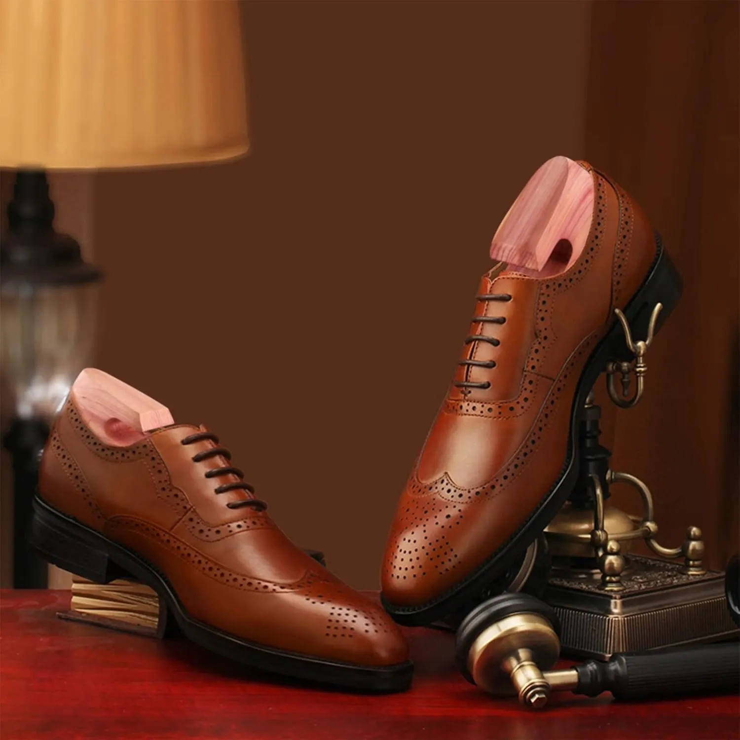 Cedar Shoe Tree for Men, Wide Heel Women's Adjustable Shoe Tree, Split Toe Cedar Boot Tree