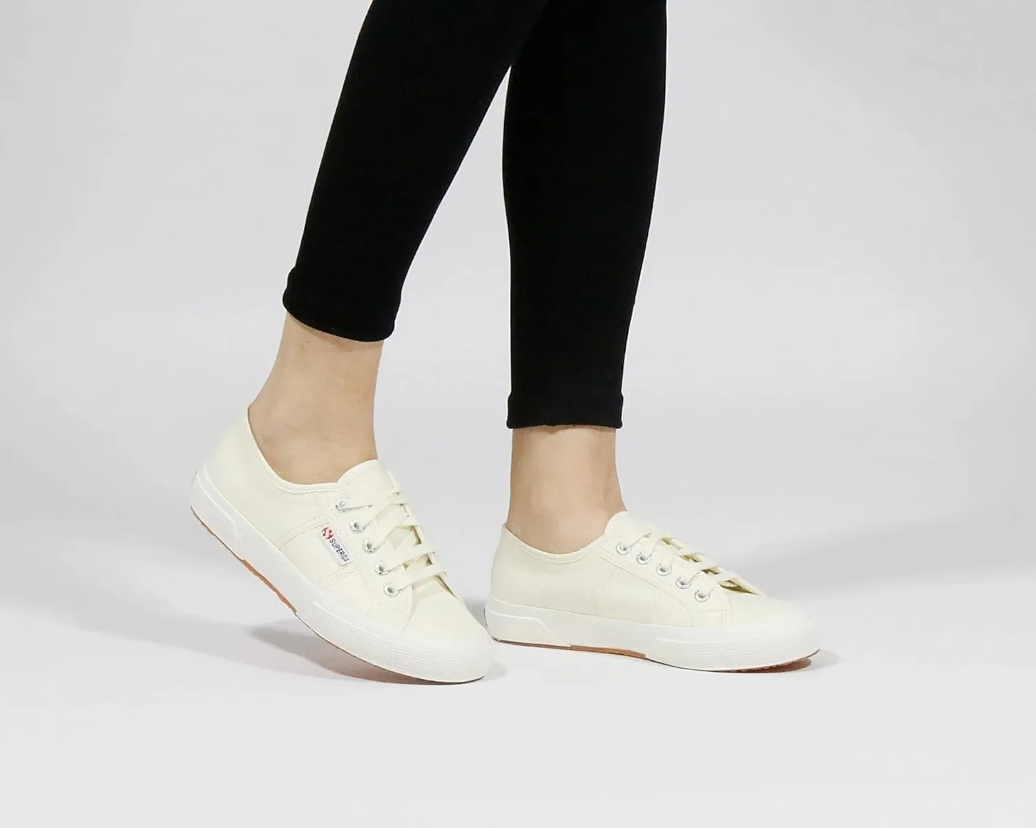 Superga Unisex 2750 Cotu Classic Sneaker