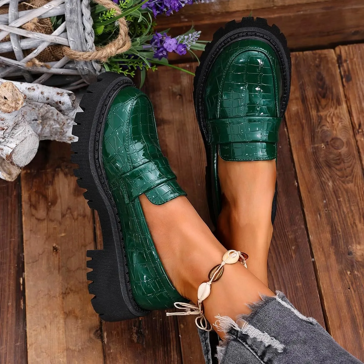 Women's Patent Leather Flat Bottomed Loafers, Crocodile Leather Pattern one Foot Stirrup Non-Slip Thick Bottom Business Casual Work Shoes